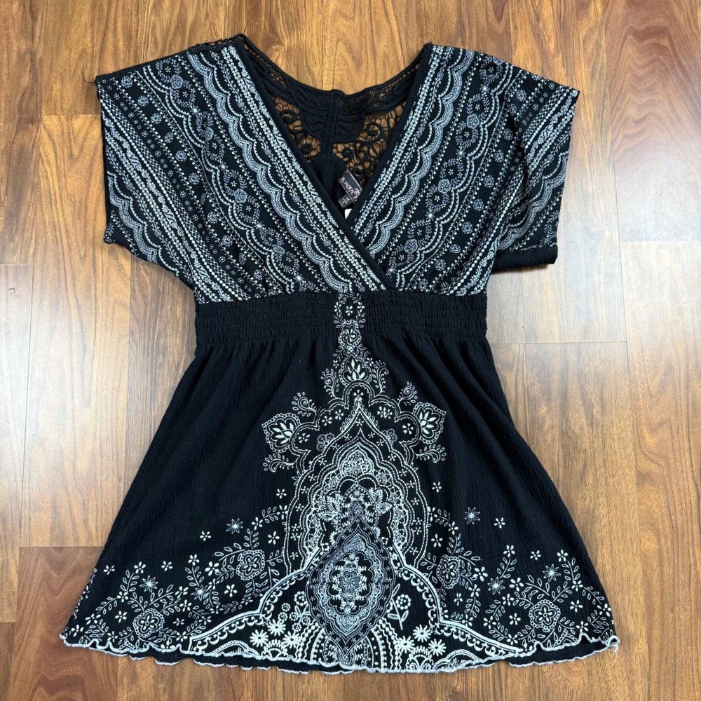 Almost Famous Y2K Boho Lace Back Paisley Tunic Top Black White Medium